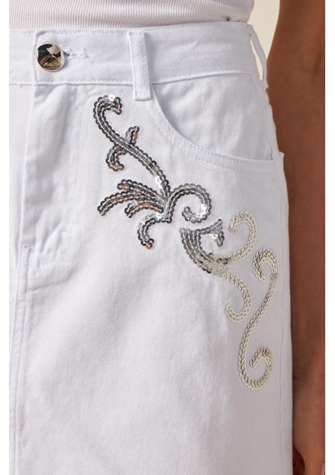 Saia Amnada Com Bordado Bana Bana