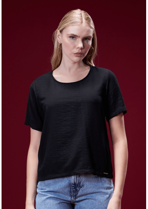 T-Shirt Básica com Modelagem Solta