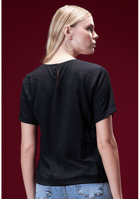T-Shirt Básica com Modelagem Solta