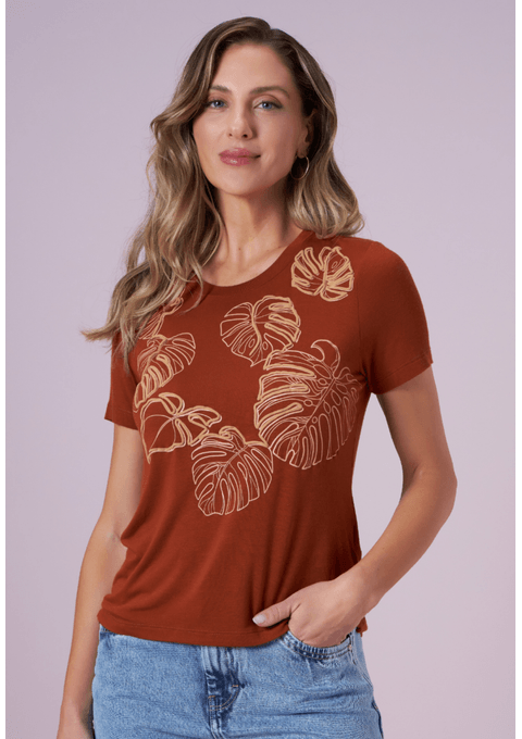T-Shirt Básica com Estampa de Folhagens
