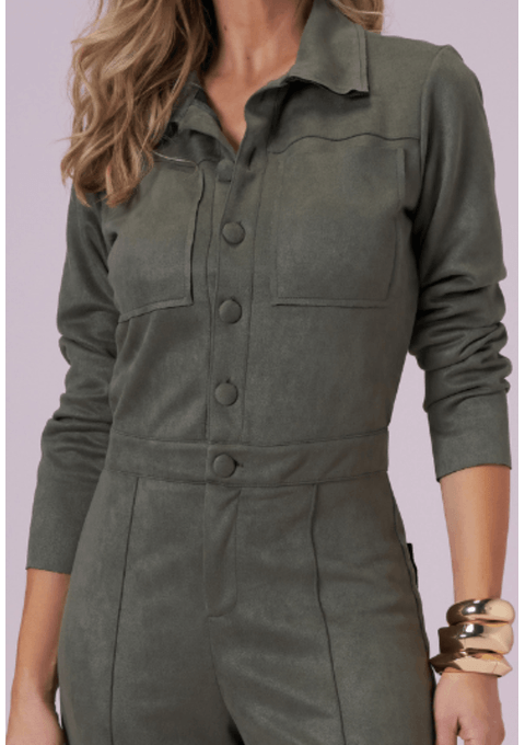 Macacão De Suede Com Botões