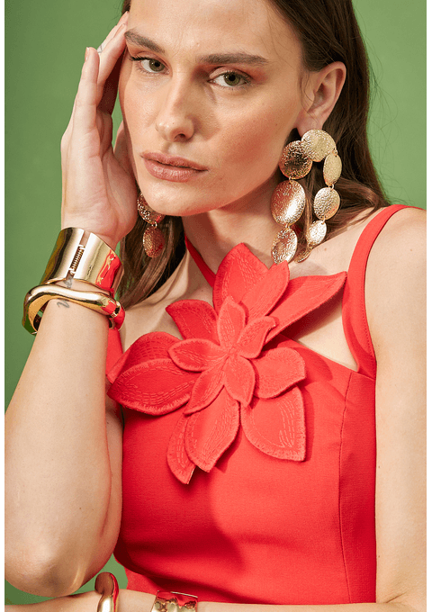 Vestido Curto com Detalhe Floral