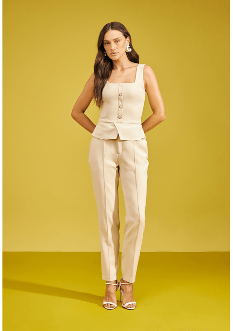 Cropped com Botões Frontais e Alças Largas