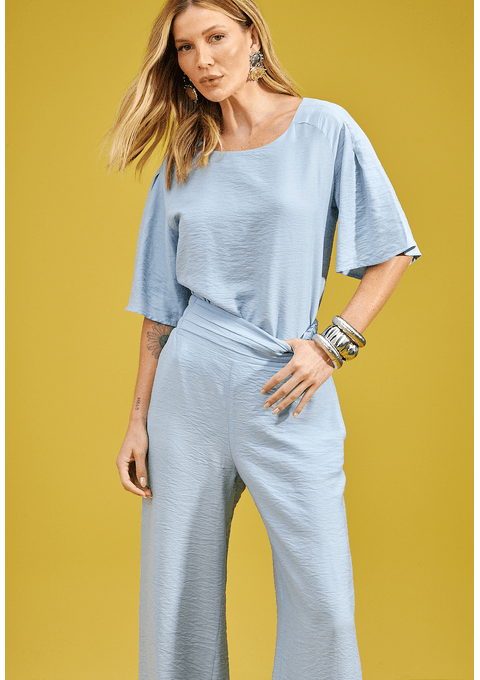 Calça com Cintura Alta e Caimento Amplo