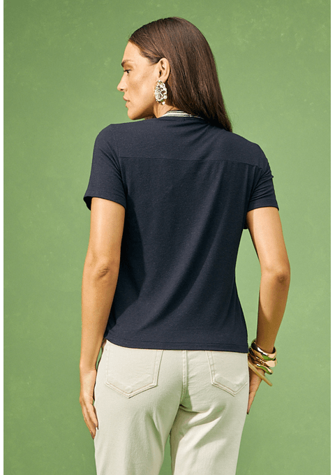 T-Shirt com Estampa e Gola com Escrita