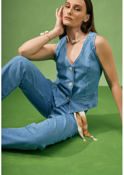 Colete Jeans com Recortes