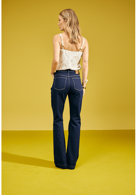 Calça Jeans Flare com Lavagem Escura