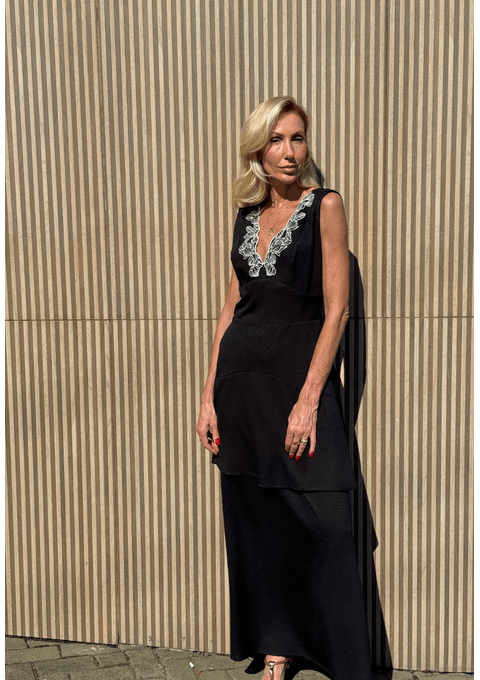 Vestido Longo Com Bordado