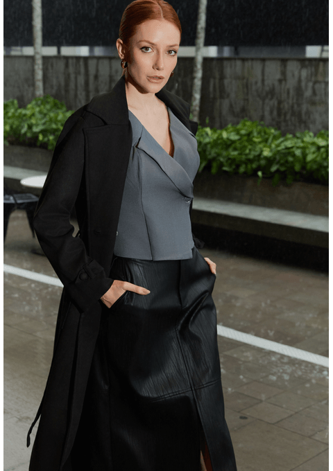 Blusa de Alfaitaria com Decote V