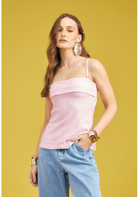 Blusa Lisa com Alças Finas e Decote Reto