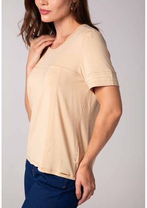 T-shirt com Recorte Frontal e Manga com Nervuras