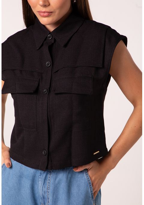 Camisa Estruturada com Bolsos Frontais