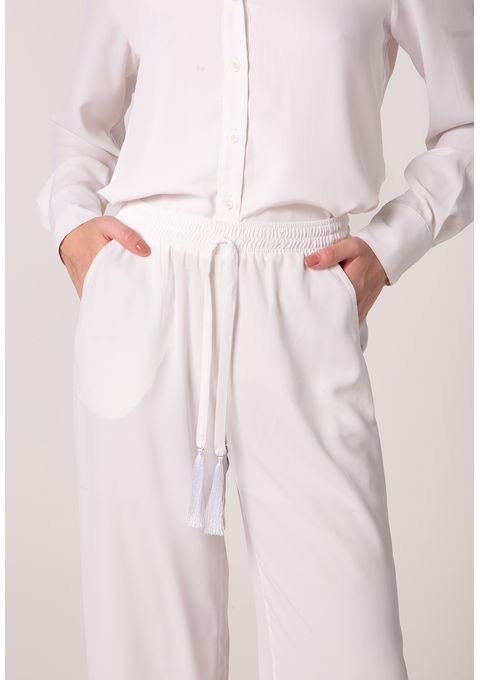 Calça Wide Leg com Cintura Média e Amarração